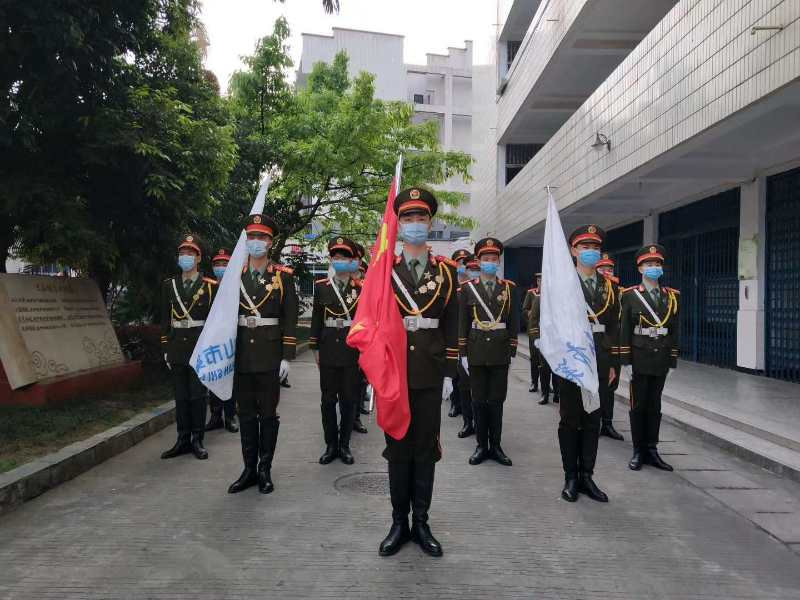 20200507疫情下，别样的升旗仪式.jpg