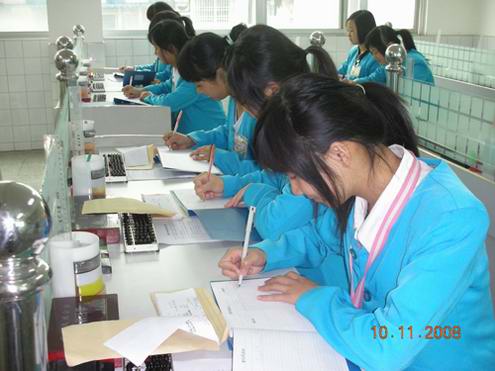 教育教学一线照片01.jpg