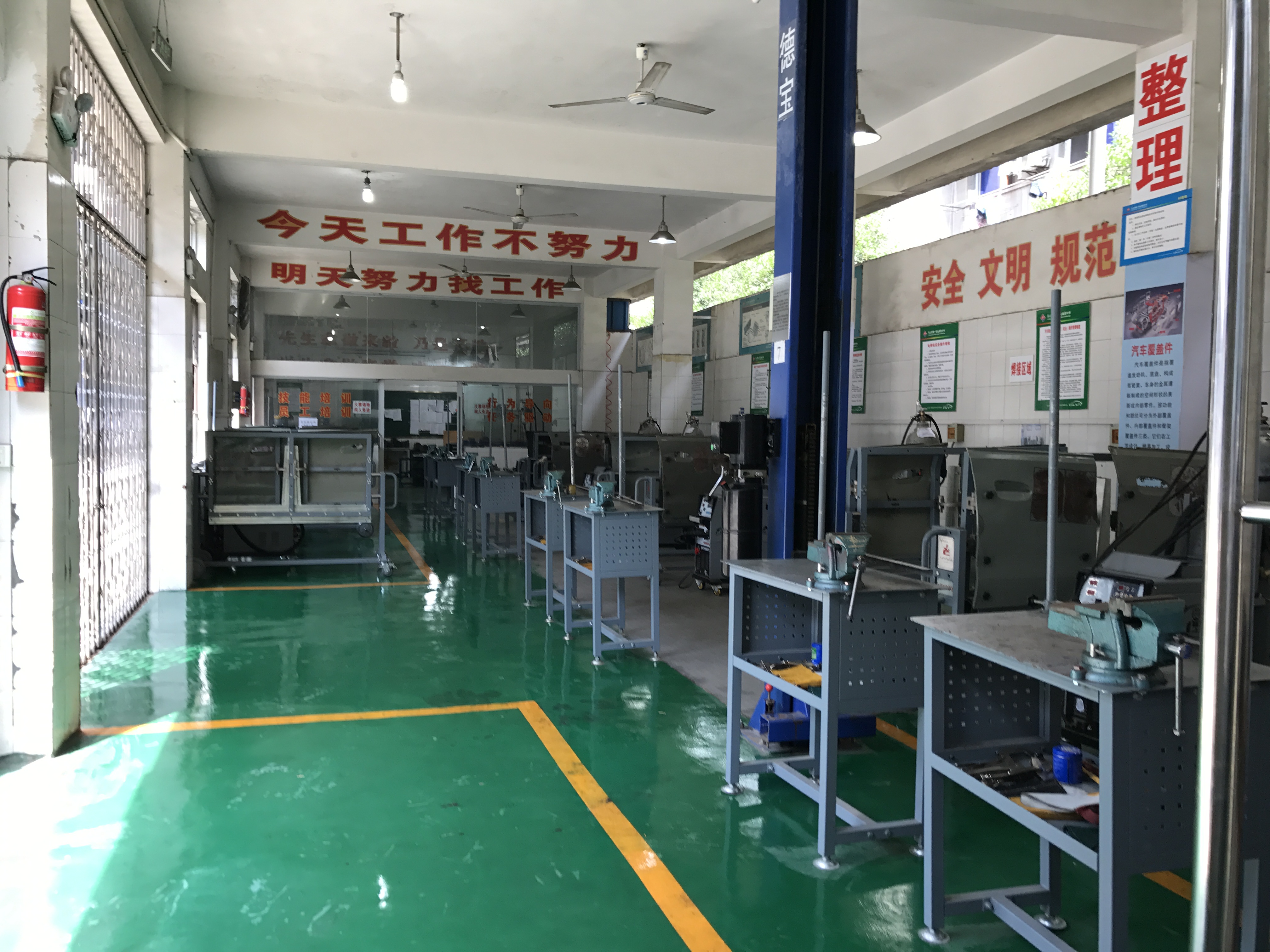 钣金实训室2.jpg